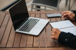 Jak Google ocenia jakość strony? E-E-A-T w praktyce